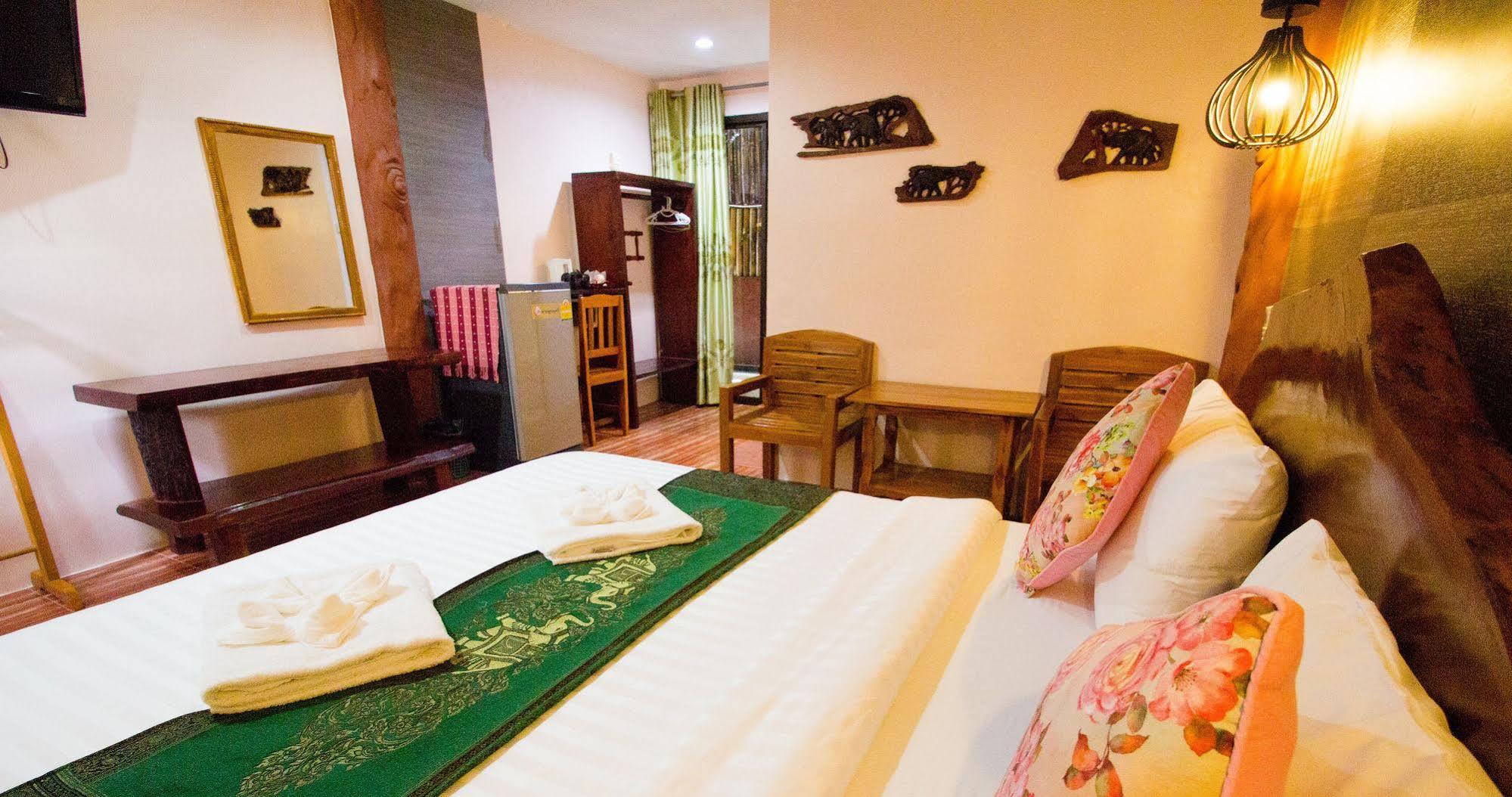 Naiyang Discovery Beach Resort Sha Nai Yang Beach Kültér fotó