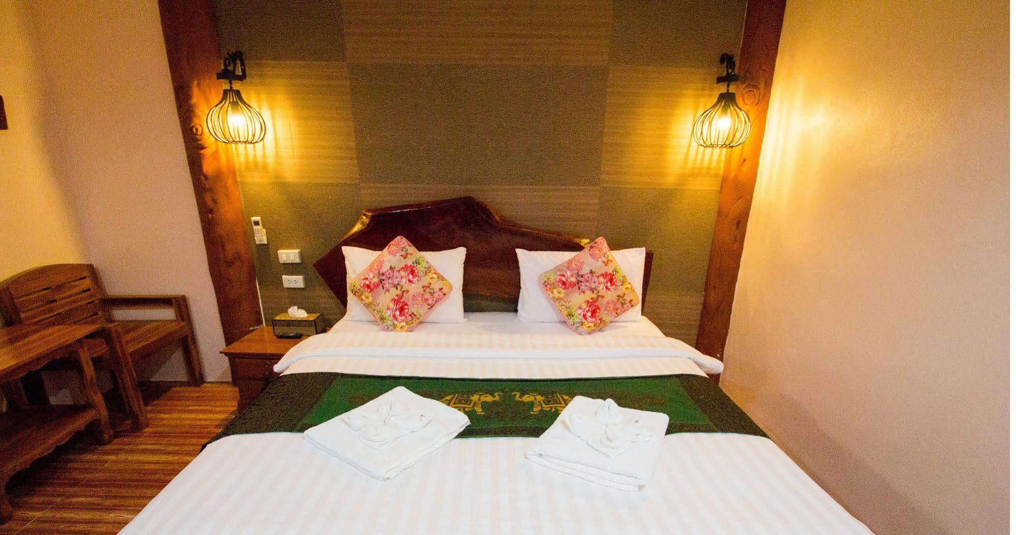 Naiyang Discovery Beach Resort Sha Nai Yang Beach Kültér fotó